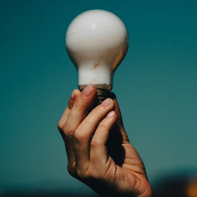 imatge petita idea ma amb bombeta