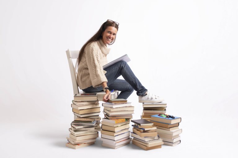 imatge mètode i tarifes biografia amb llibres i cadira